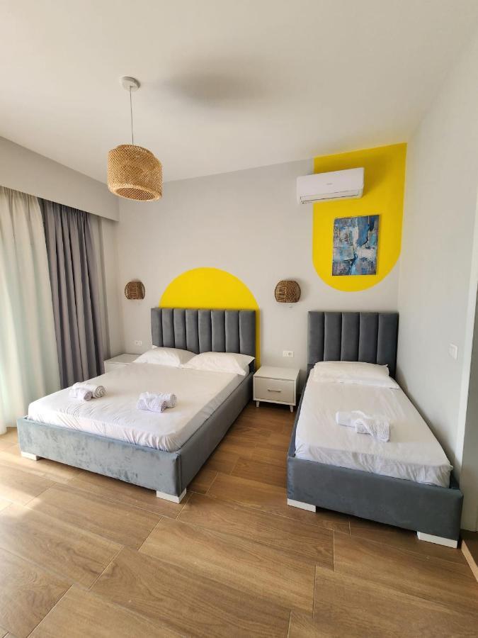 Memories Apartments Sarandë エクステリア 写真