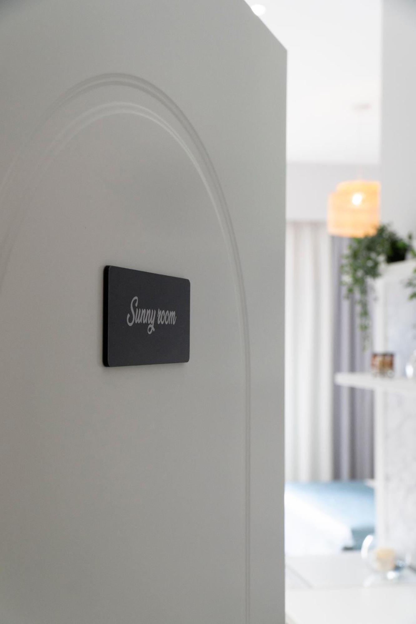 Memories Apartments Sarandë エクステリア 写真