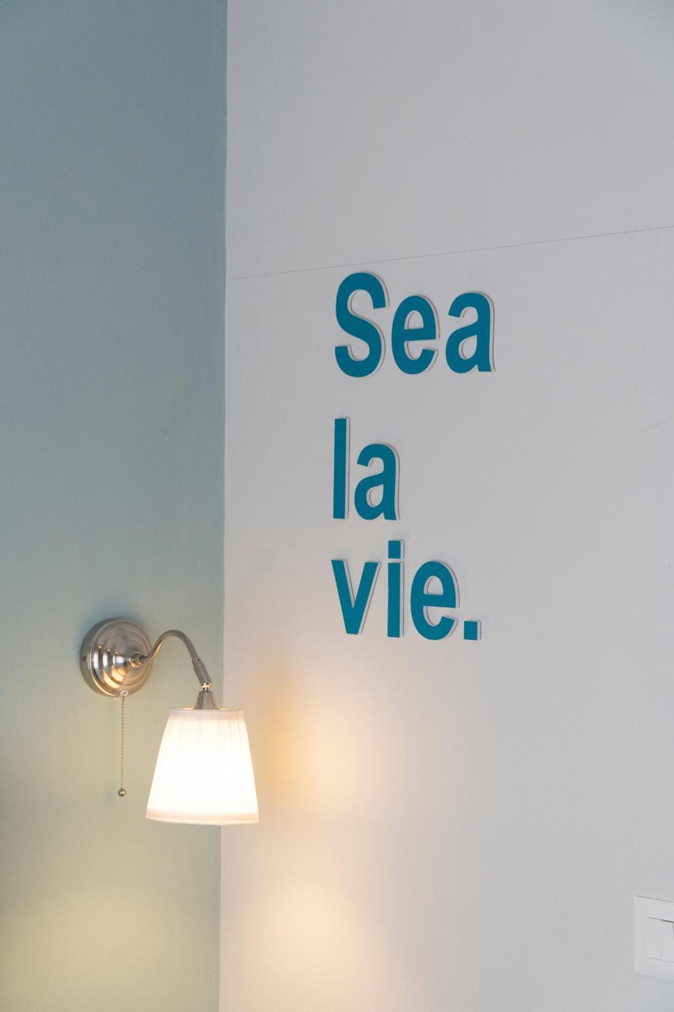 Memories Apartments Sarandë エクステリア 写真