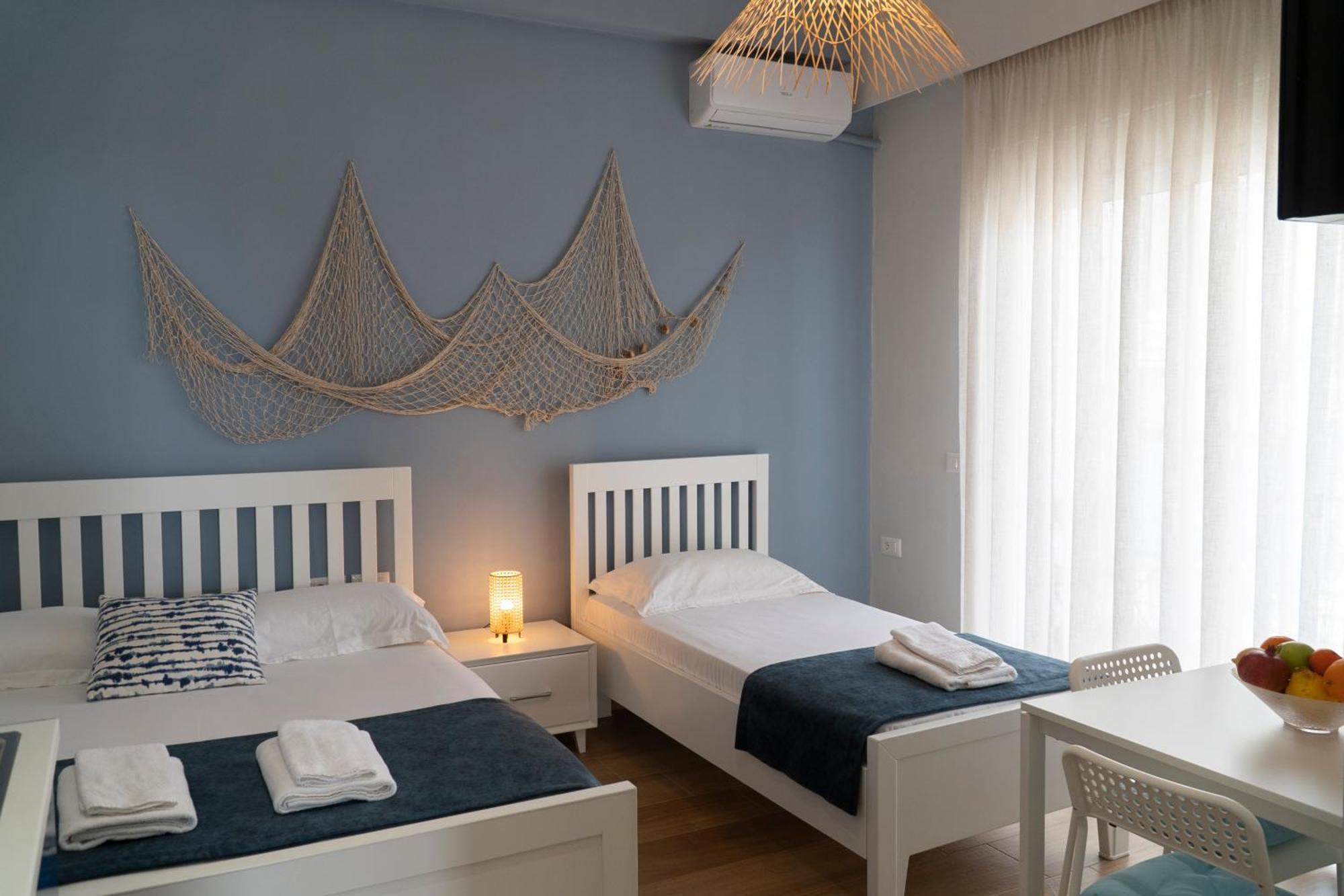 Memories Apartments Sarandë エクステリア 写真