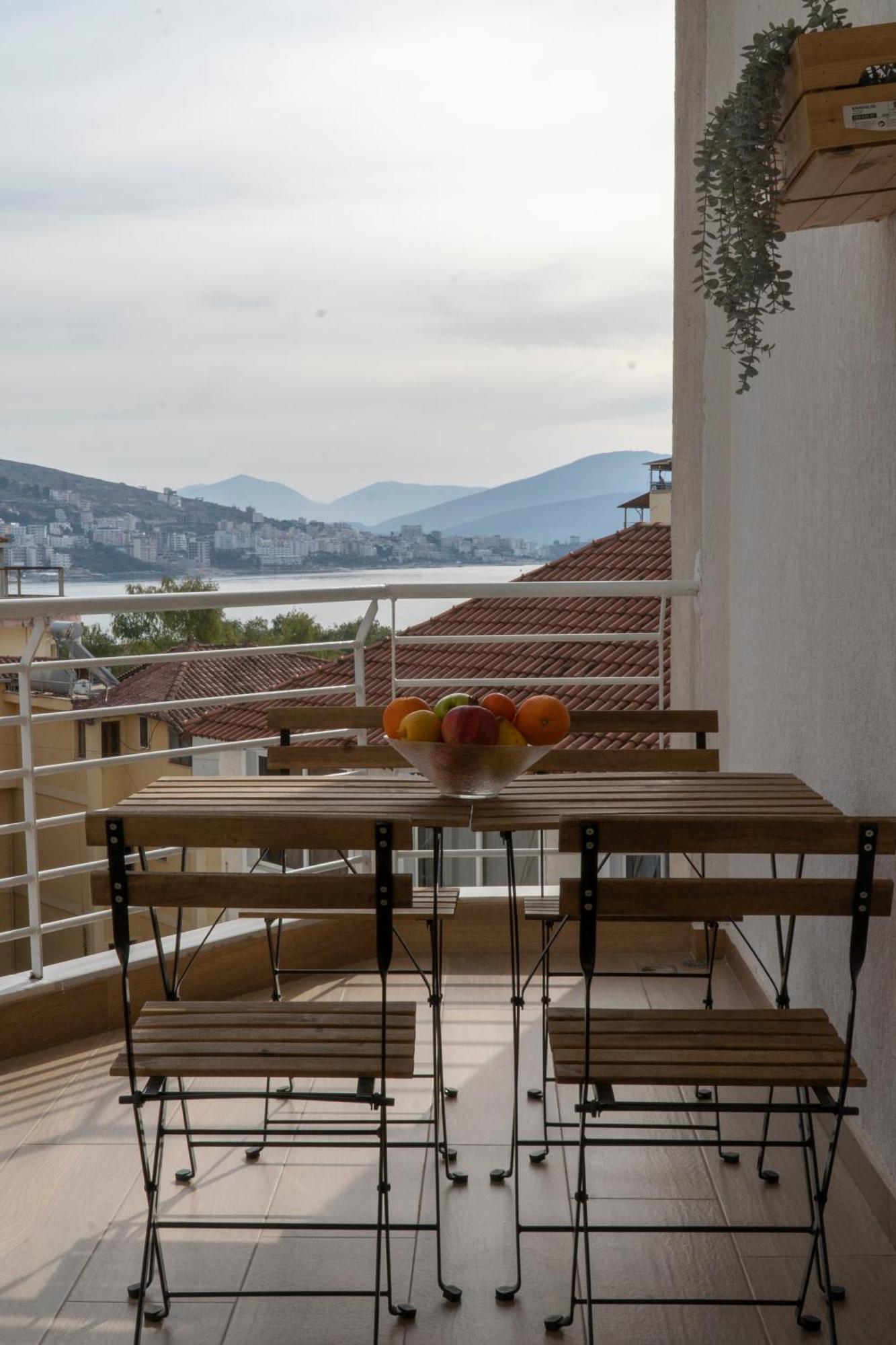 Memories Apartments Sarandë エクステリア 写真