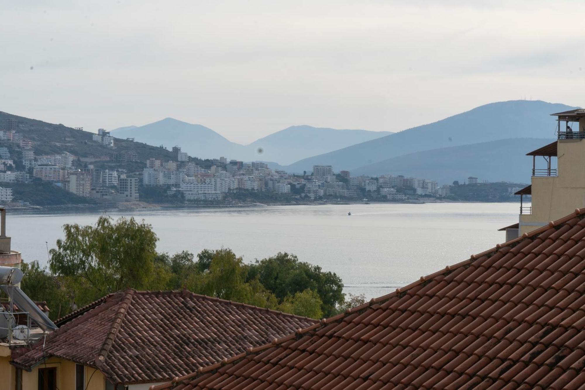 Memories Apartments Sarandë エクステリア 写真