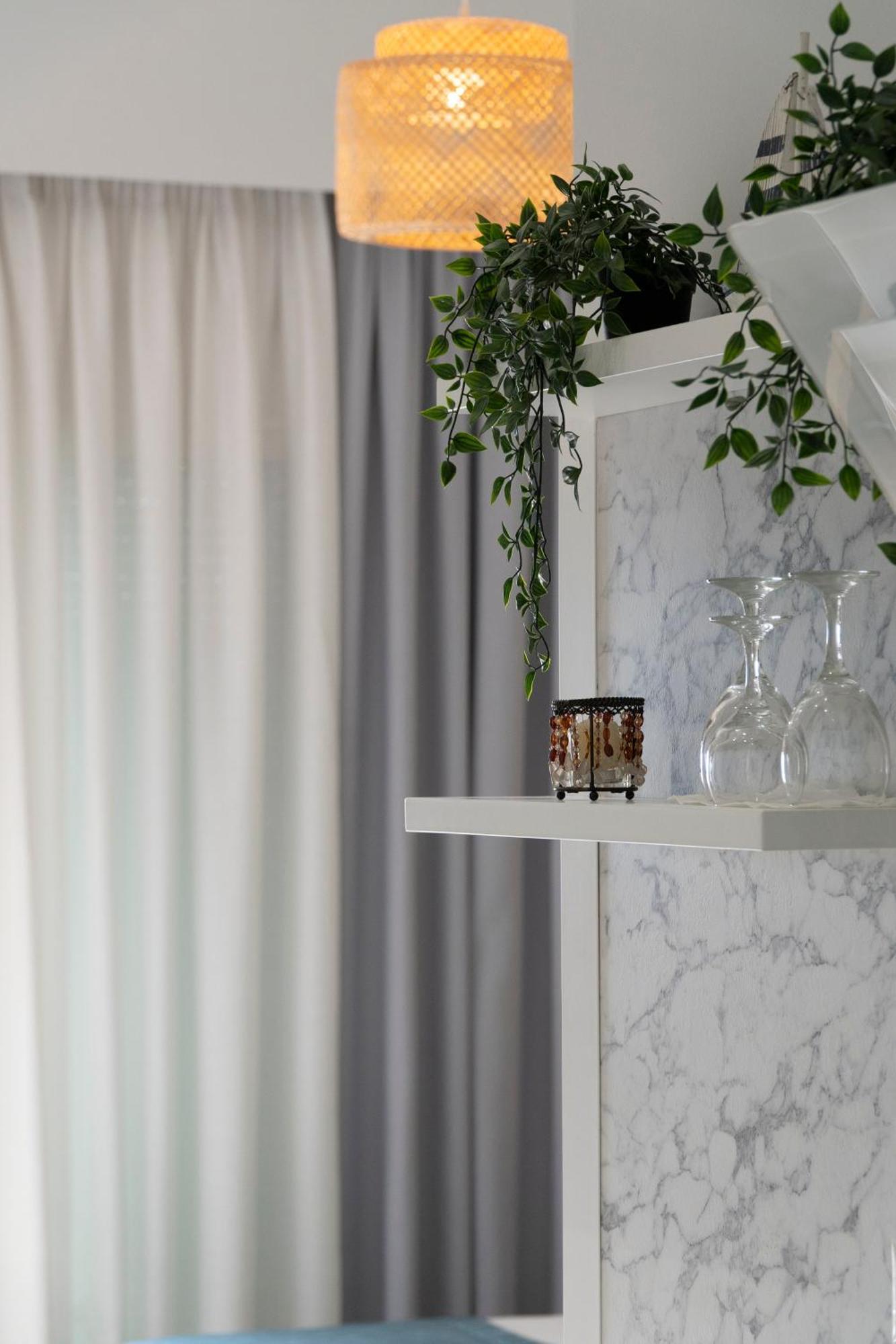 Memories Apartments Sarandë エクステリア 写真