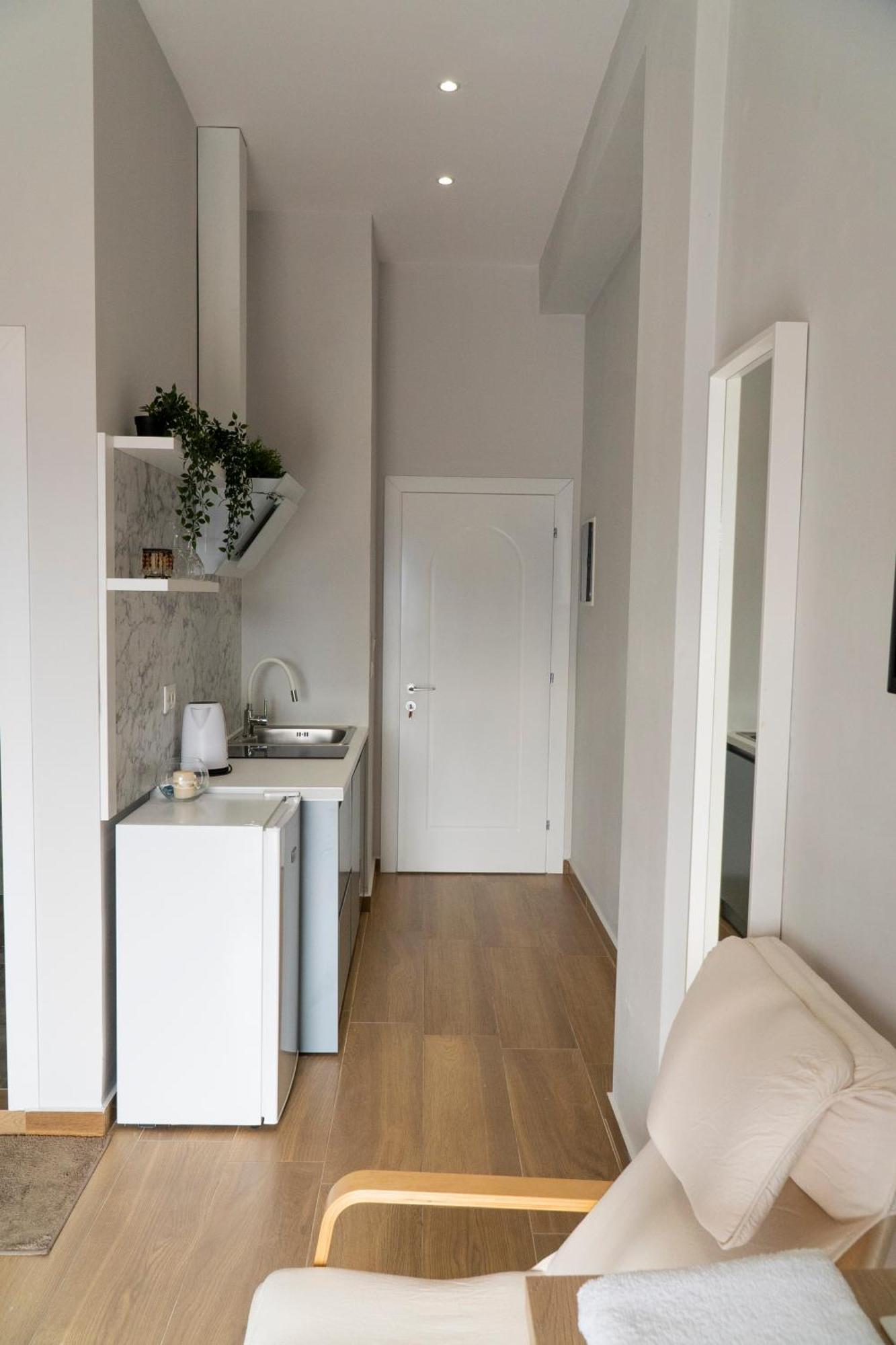 Memories Apartments Sarandë エクステリア 写真