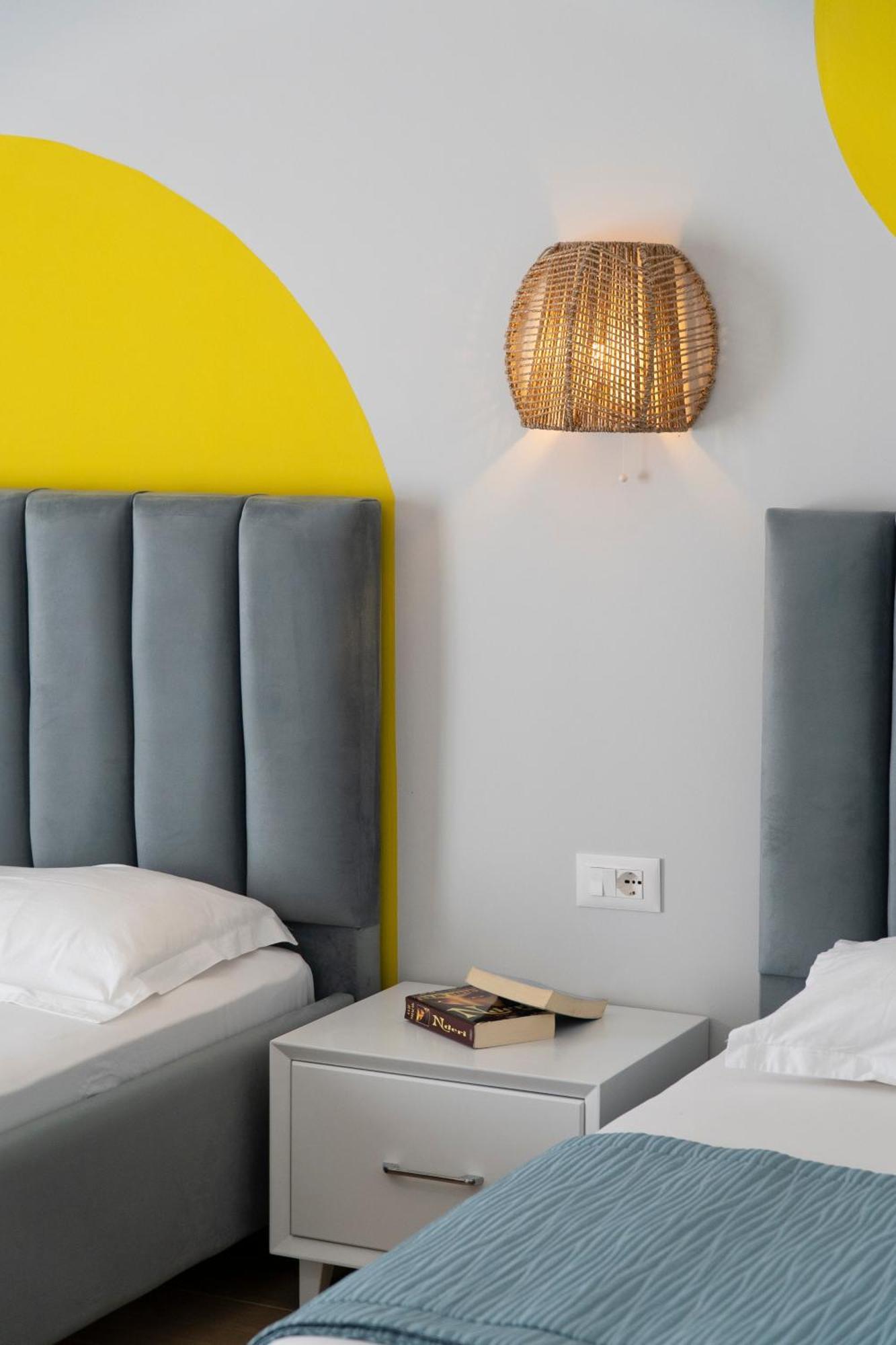 Memories Apartments Sarandë エクステリア 写真