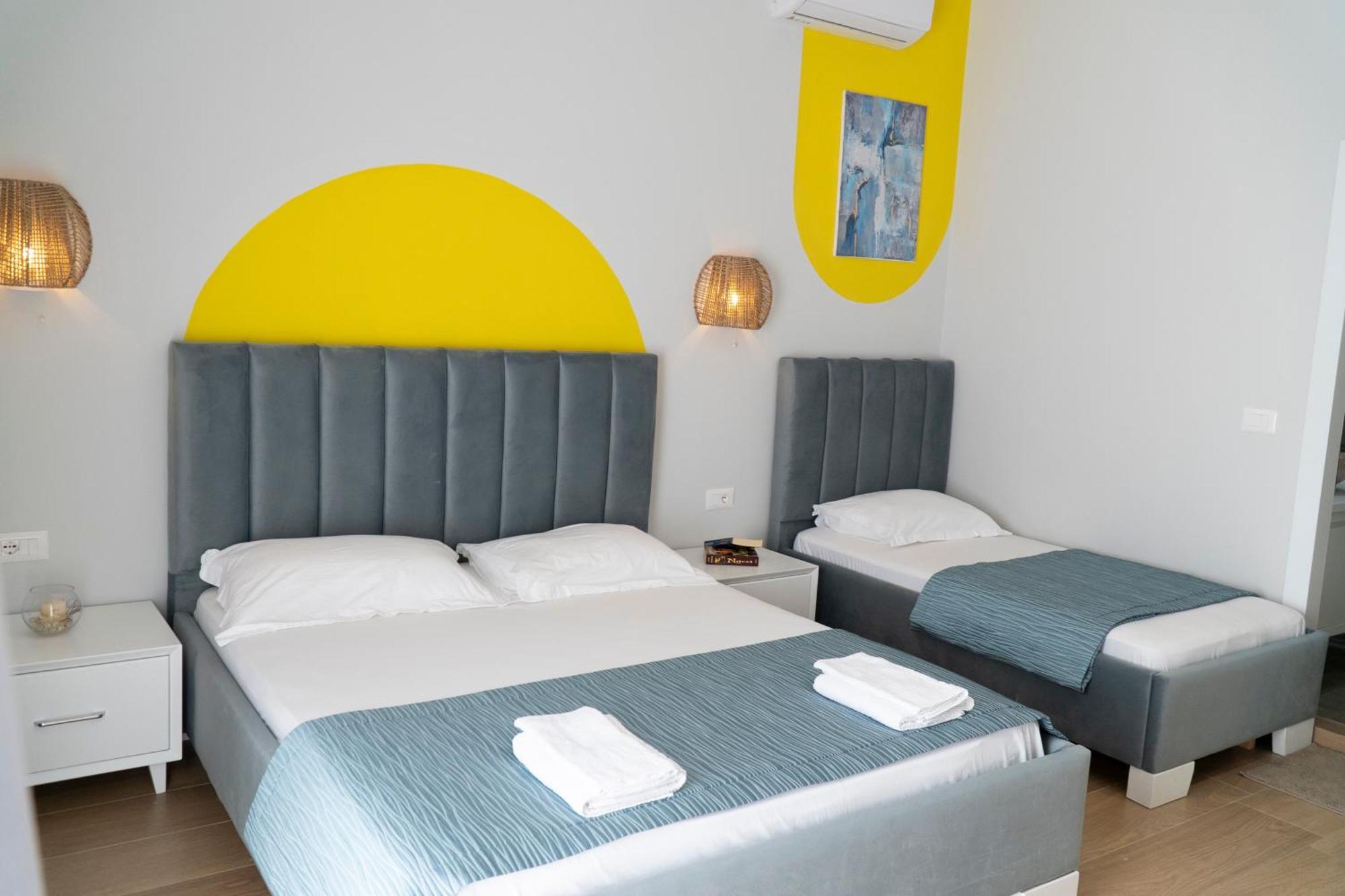 Memories Apartments Sarandë エクステリア 写真