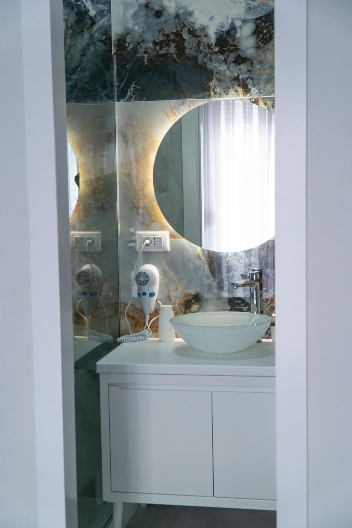 Memories Apartments Sarandë エクステリア 写真